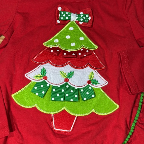 Like new 2 pc Emily Rose Christmas set with Christmas Tree Sz 4 - Picture 2 of 5